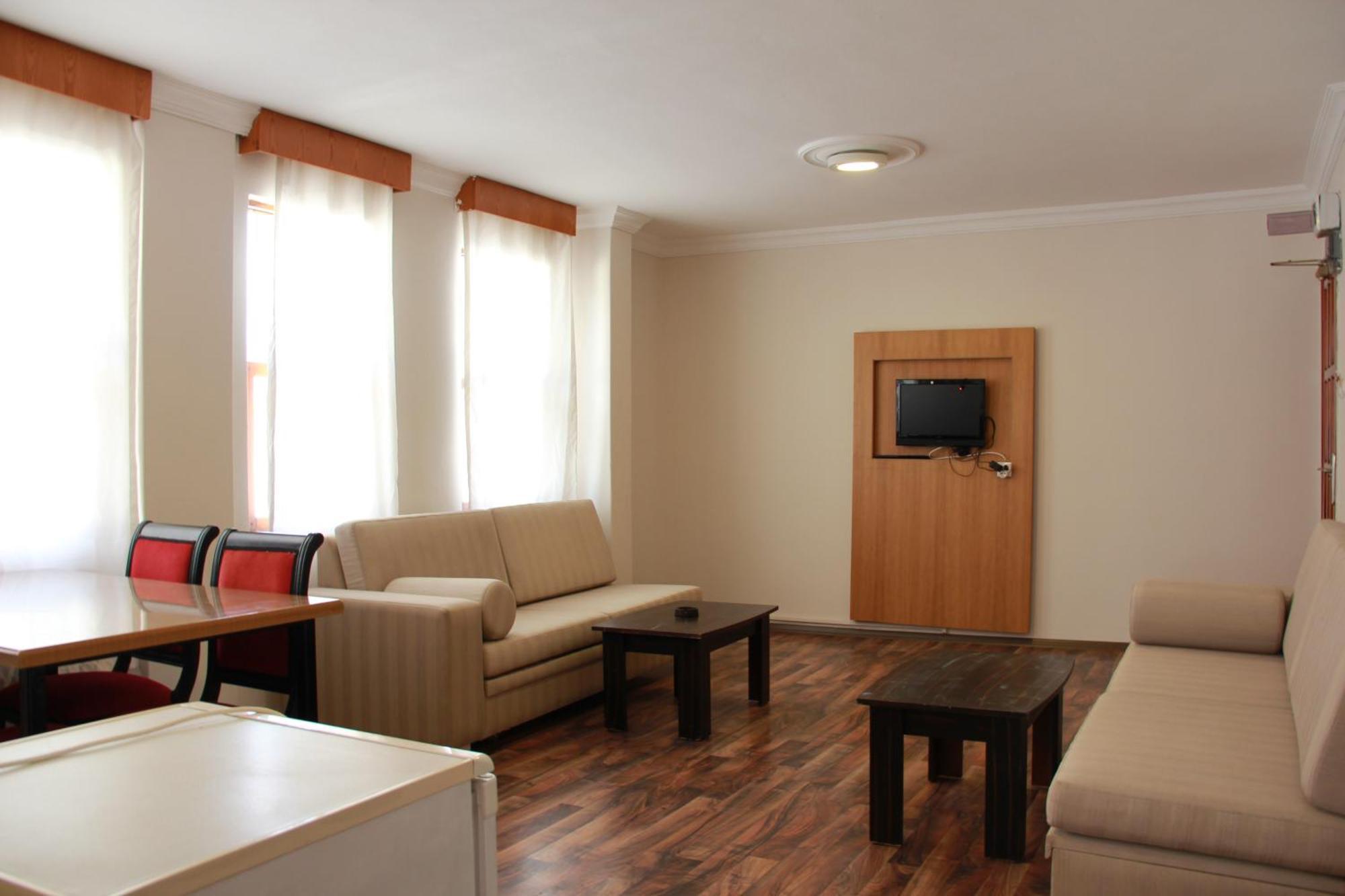 Apartment Luxor *
